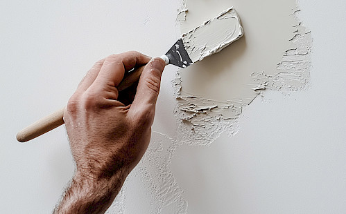 Lukas Farbwelt, Malermeister, Instandhaltung
